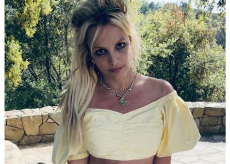 britney spears desnuda sin censura|Sin censura, Britney Spears expone su trasero completamente .